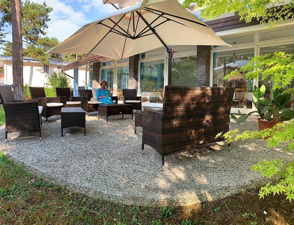 Hotel Olympia Lignano Sabbiadoro Bagian luar foto