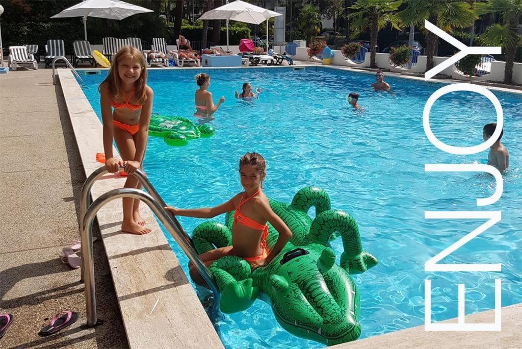 Hotel Olympia Lignano Sabbiadoro Bagian luar foto
