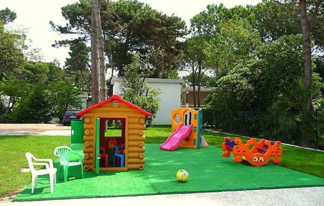 Hotel Olympia Lignano Sabbiadoro Bagian luar foto