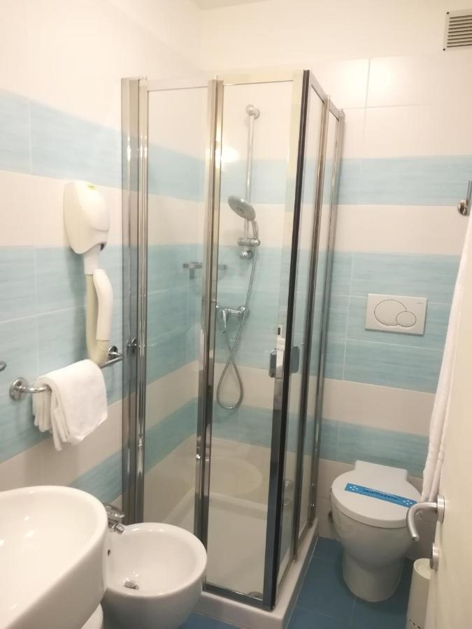 Hotel Olympia Lignano Sabbiadoro Bagian luar foto