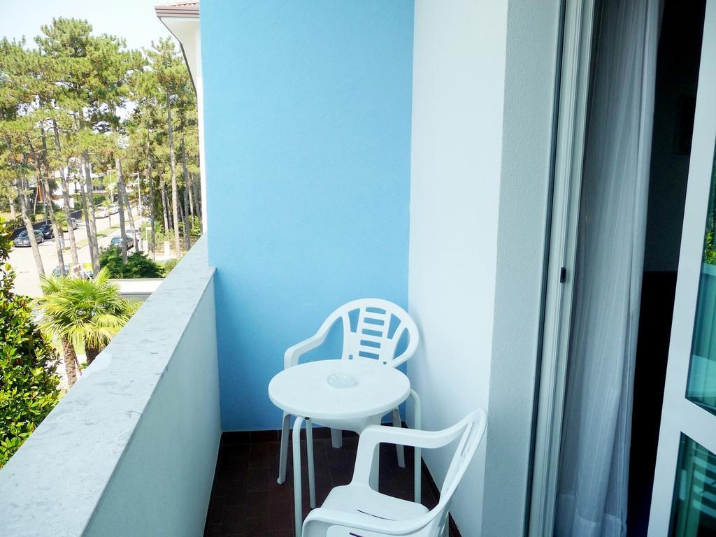 Hotel Olympia Lignano Sabbiadoro Bagian luar foto