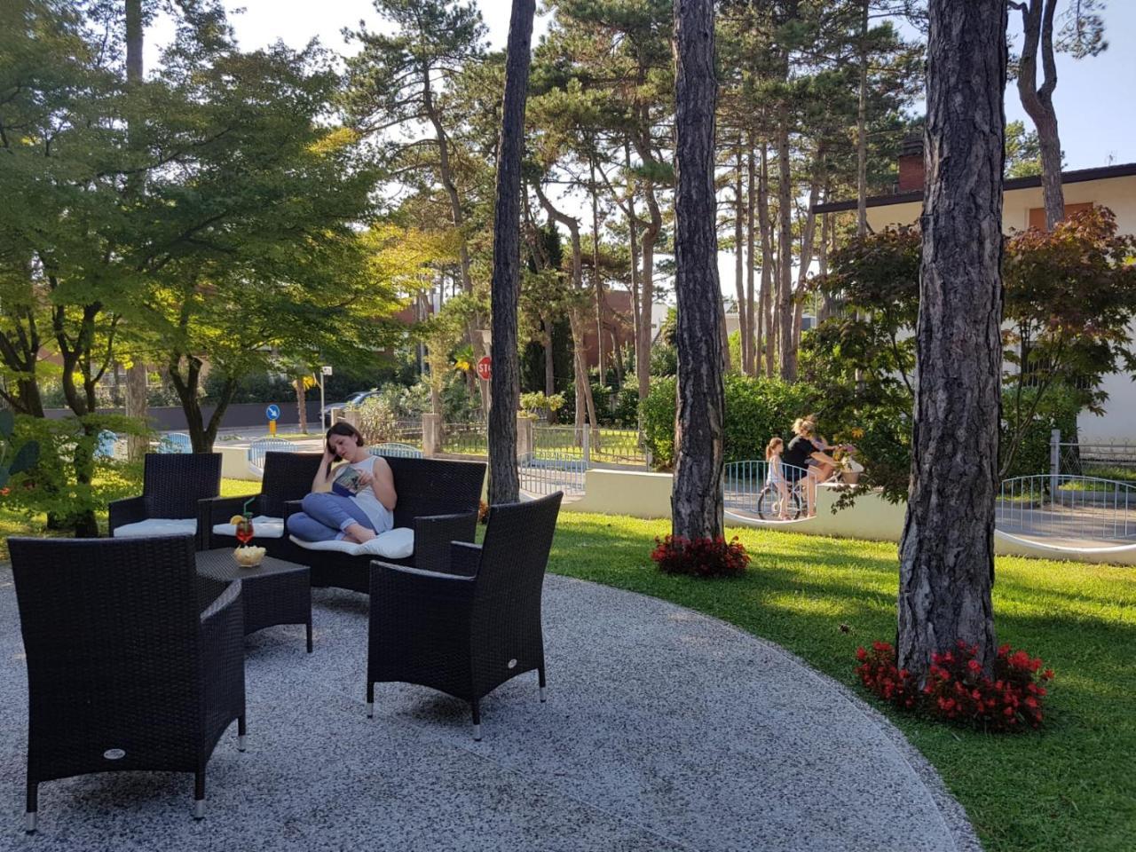 Hotel Olympia Lignano Sabbiadoro Bagian luar foto