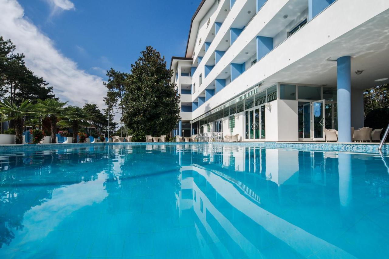 Hotel Olympia Lignano Sabbiadoro Bagian luar foto